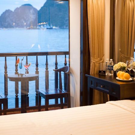 Hotel Alisa Premier Cruise à Hạ Long Extérieur photo