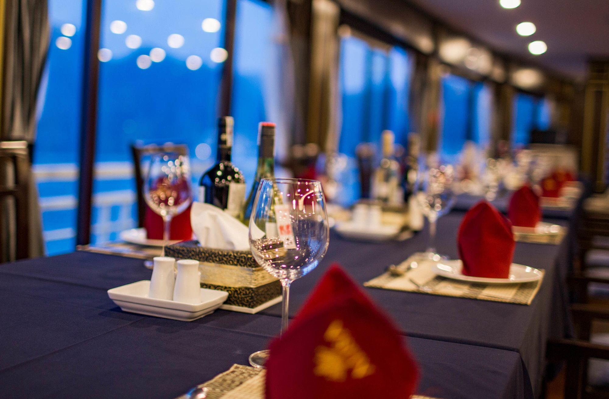 Hotel Alisa Premier Cruise à Hạ Long Extérieur photo